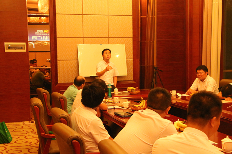 太陽(yáng)能路燈，太陽(yáng)能價(jià)格，太陽(yáng)能廠家